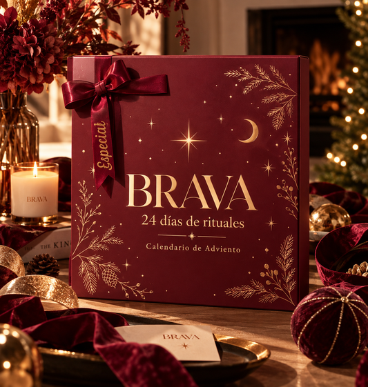 BRAVA Calendario de Adviento 2026, caja borgoña con detalles dorados